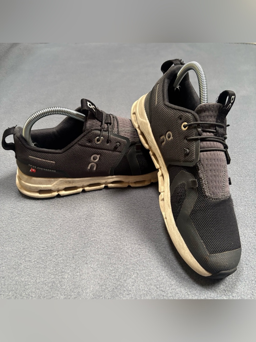 On Cloud Sky youth black running Shoes size 6.5